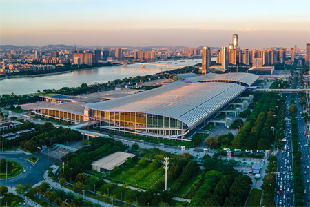 第134屆廣交會(huì)即將開(kāi)幕，外貿(mào)快車(chē)屆時(shí)恭候您的到來(lái)！